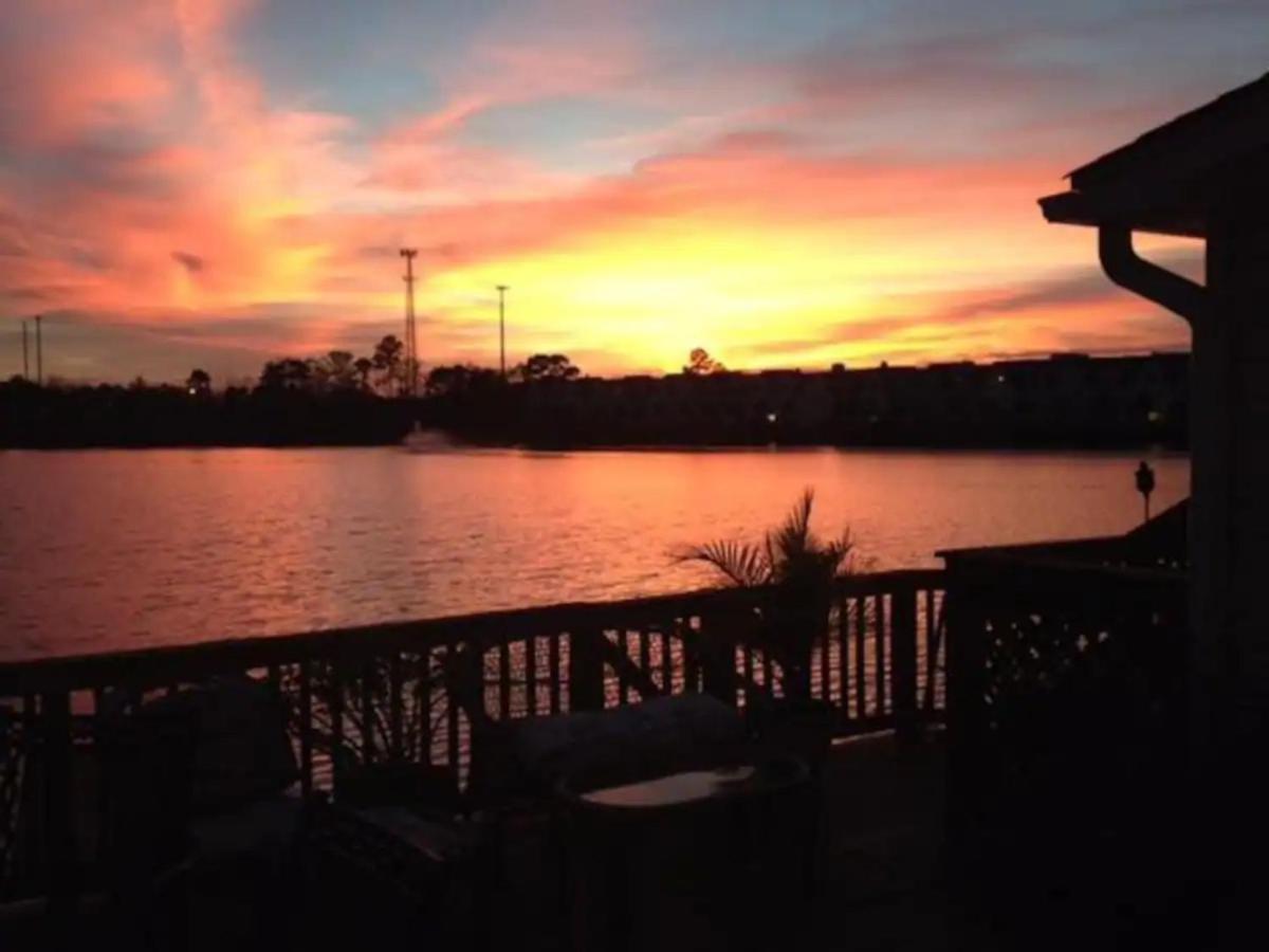 ☆Live On The Water! Lake Palmetto Palm W/ Patio - 10Min To Downtown & Beaches☆ Charleston Exterior photo