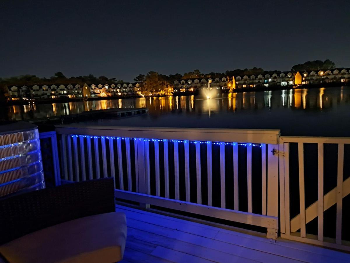 ☆Live On The Water! Lake Palmetto Palm W/ Patio - 10Min To Downtown & Beaches☆ Charleston Exterior photo